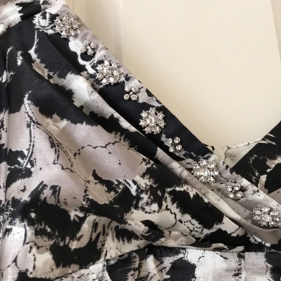 London Times Black and Pink Floral Prom Dress - Picture 2 of 3